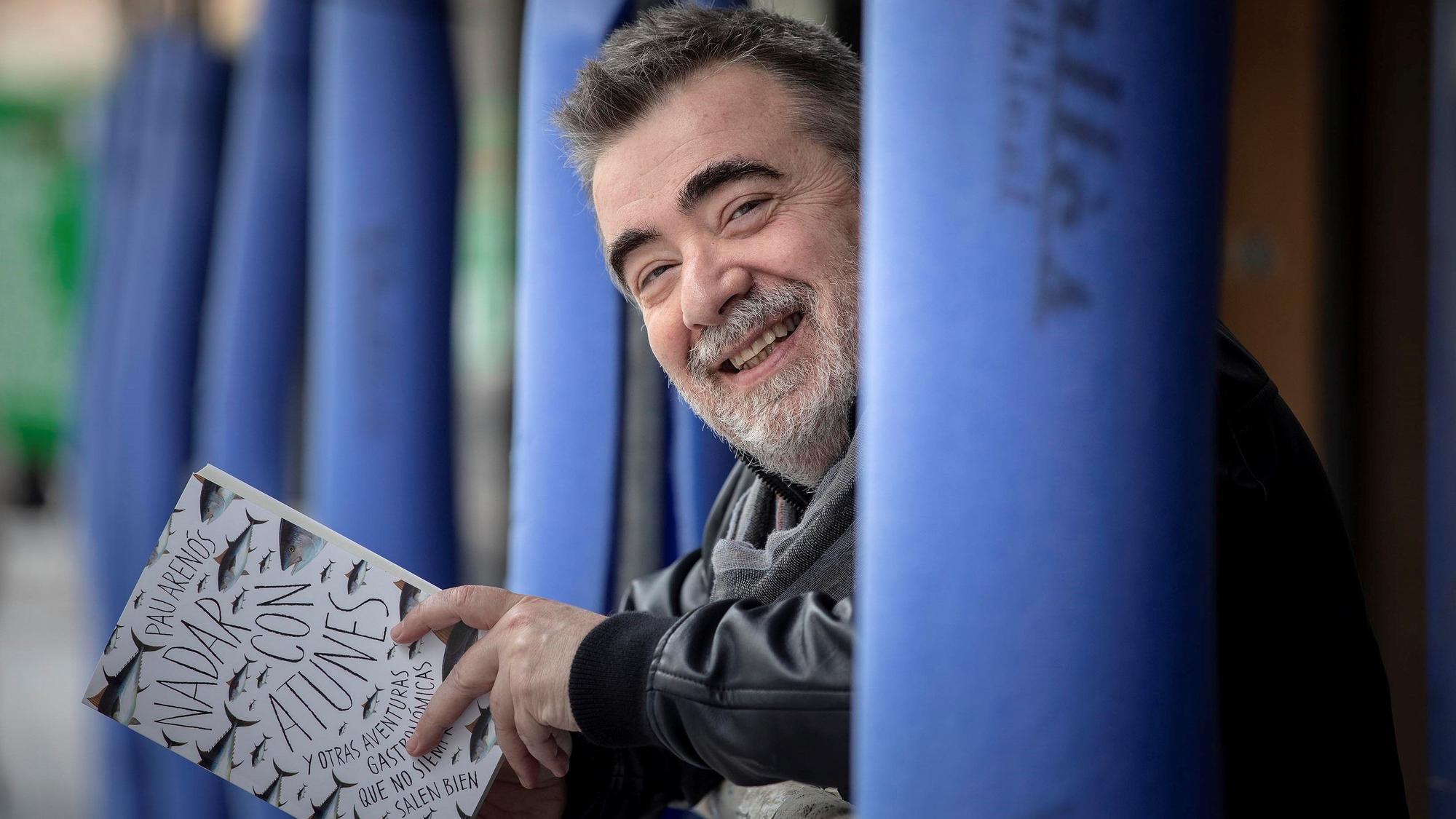 Pau Arenós, con su libro 'Nadar con atunes y otras aventuras gastronómicas que no siempre salen bien'