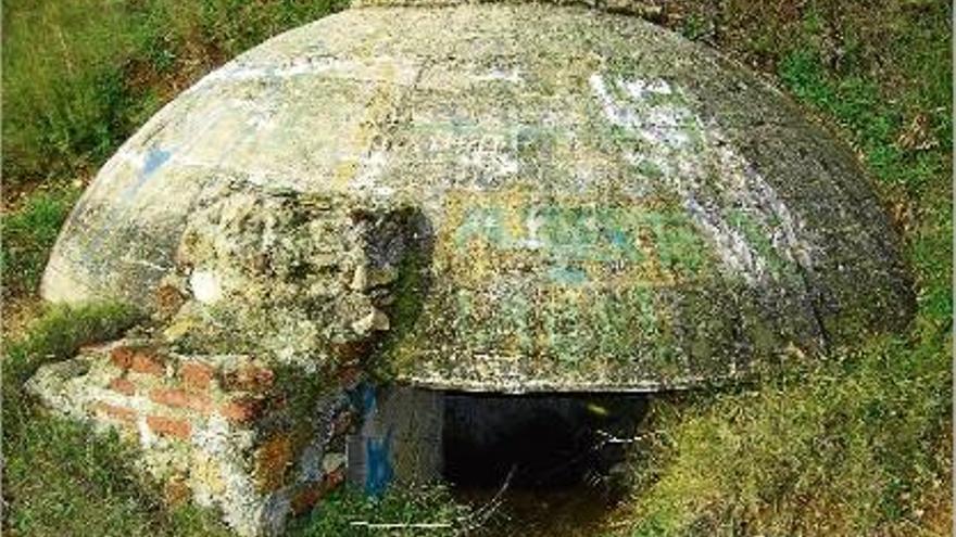 Imatge d&#039;un dels tres nius de metralladora de la Guerra Civil ubicats a la zona de La Sardana-Racó Blau.