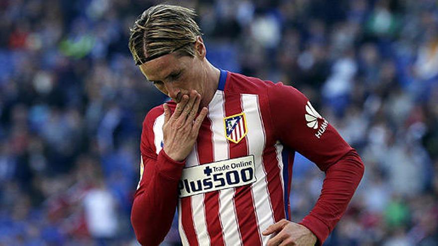 Fernando Torres celebra su gol ante el Espanyol.