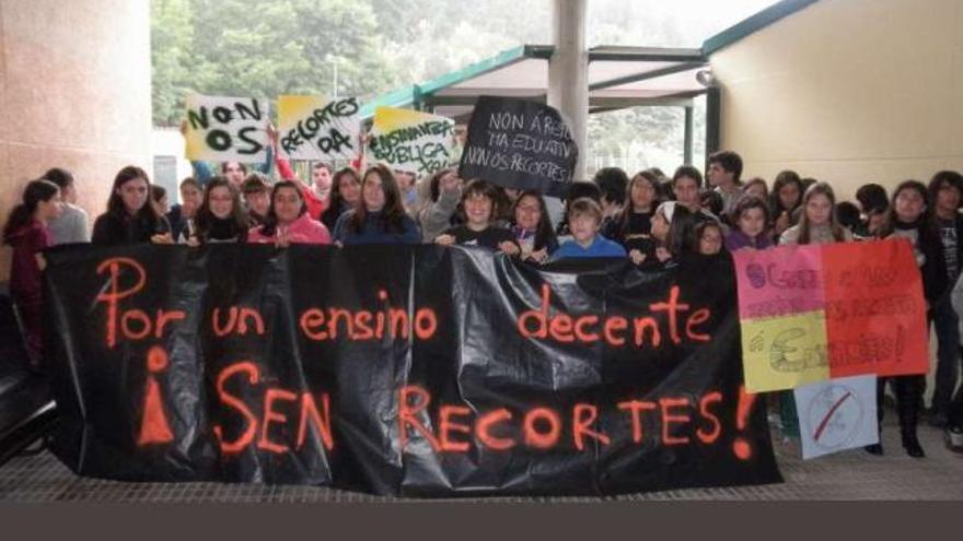 Alumnos de Monte Carrasco protagonizaron una protesta en el centro.