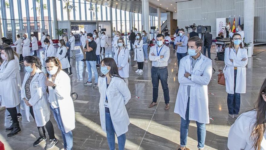 Protesta de rechazo a la reversión del departamento de salud de Torrevieja el día que se anunció en octubre de 2020