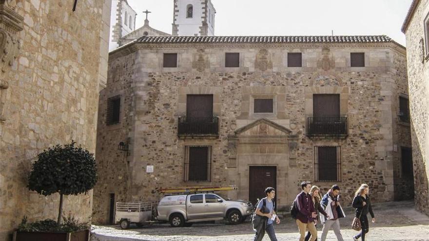 Hacienda ofrece al Ayuntamiento de Cáceres el palacio de Carreteras en los Golfines