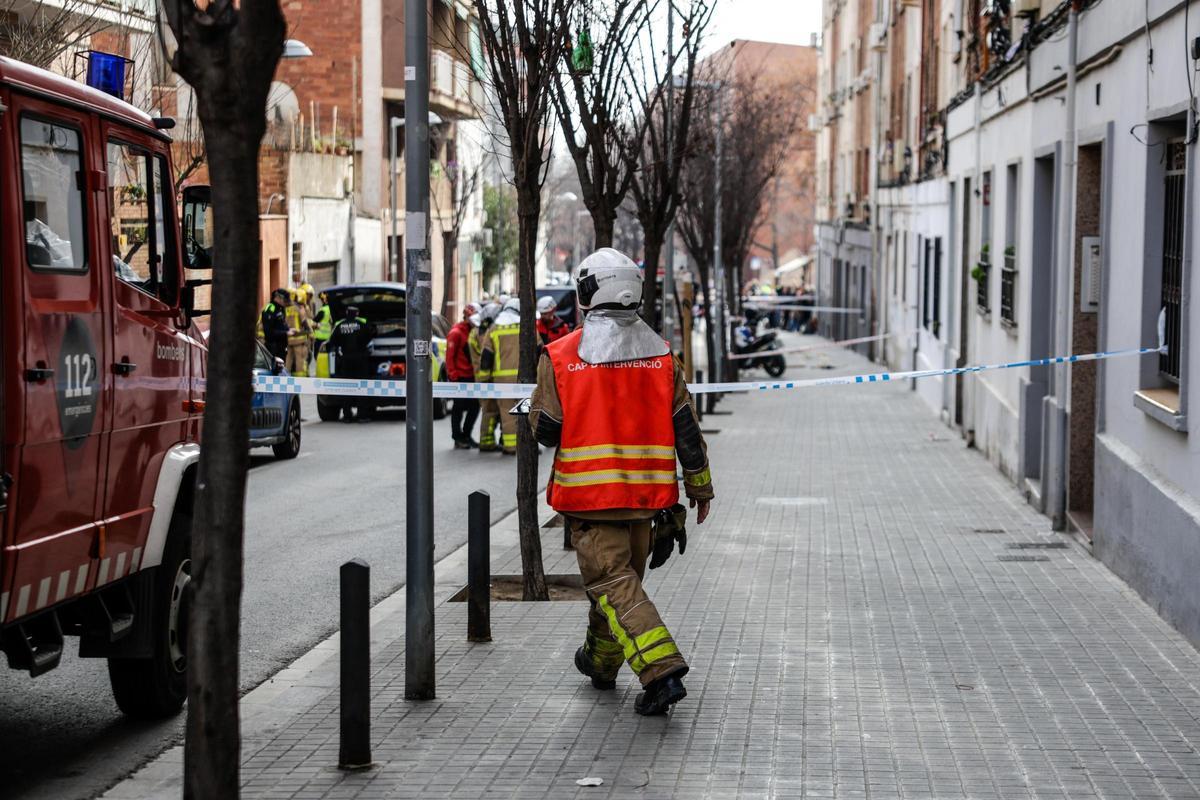 Un edificio de cinco plantas se derrumba en Badalona