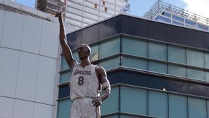 Kobe Bryant Statue in Los Angeles