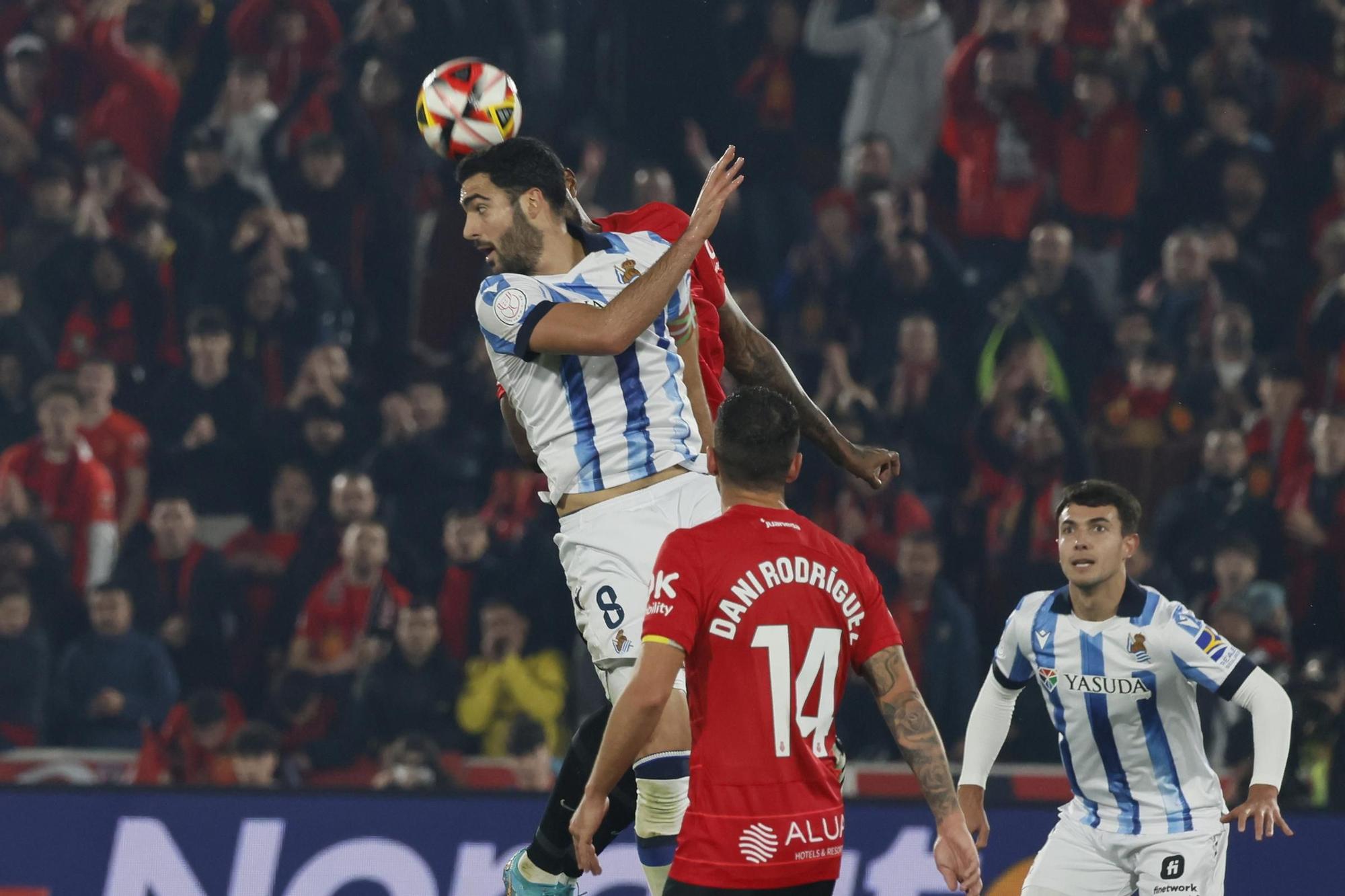 Mikel Merino, durante el Mallorca - Real Sociedad.