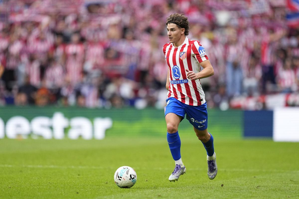 Julian Alvarez of Atletico de Madrid in action during the Spanish League, LaLiga EA Sports, football match played between Atletico de Madrid and Real Madrid at Riyadh Air Metropolitano stadium on September 27, 2025, in Madrid, Spain. AFP7 27/09/2025 ONLY FOR USE IN SPAIN. Oscar J. Barroso / AFP7 / Europa Press;2025;SOCCER;SPAIN;SPORT;ZSOCCER;ZSPORT;Atletico de Madrid v Real Madrid - LaLiga EA Sports;