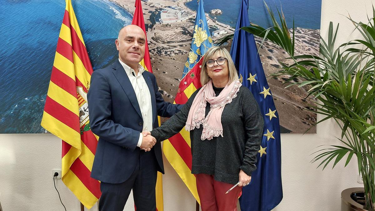 Alberto Bleda y Loreto Serrano, tras la firma del acuerdo