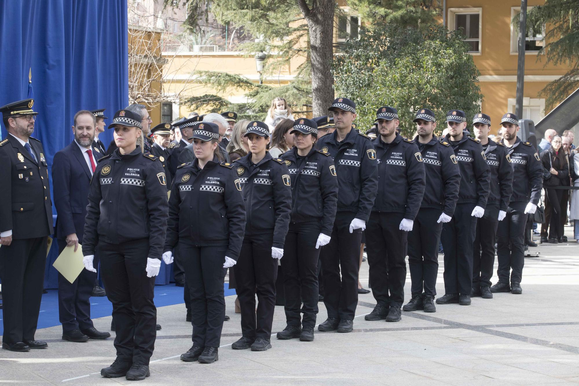 Entrega de despachos a la 53 promoción de la Policía Local de València