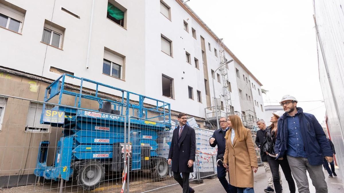 Visita del alcalde a las obras de la calle Benicanena, el pasado mes de marzo.