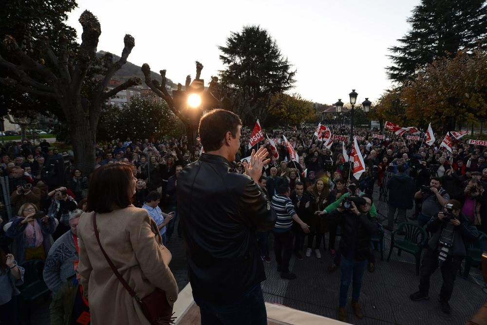 Acto político de Pedro Sánchez en El Entrego