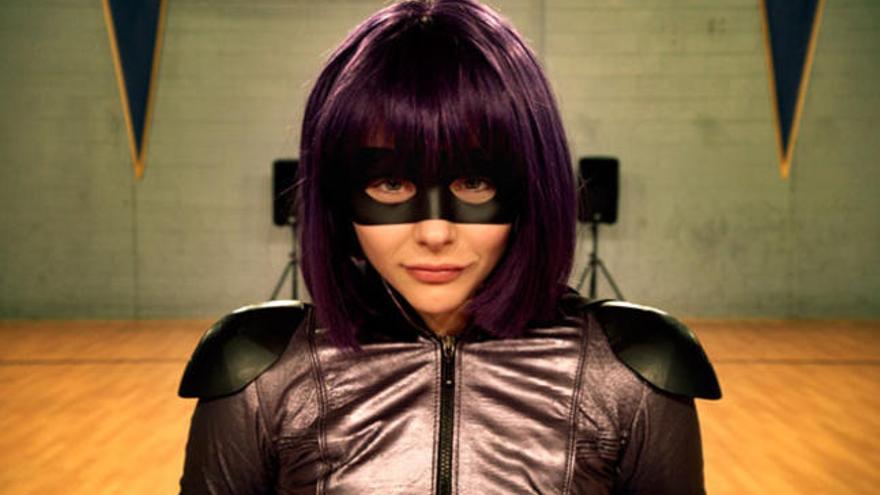 Hit-Girl en una imagen promocional de la película