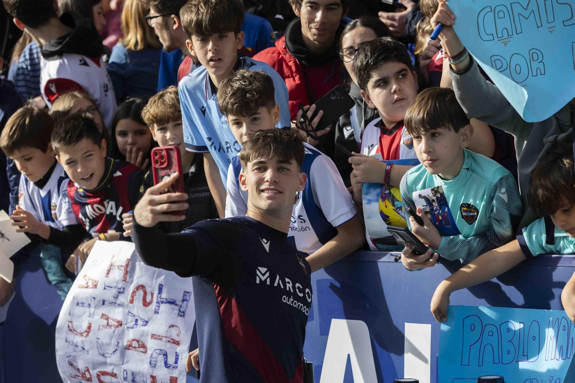 Puertas abiertas entrenamiento Levante