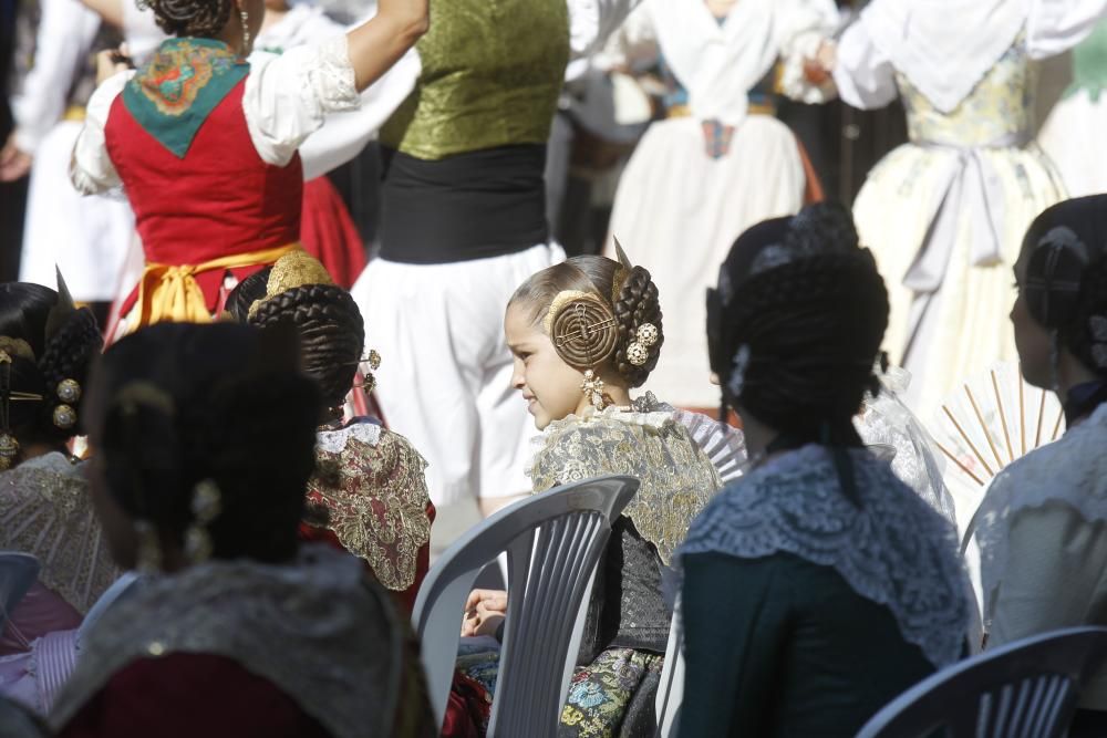 Homenaje de las fallas del Marítimo a la Senyera