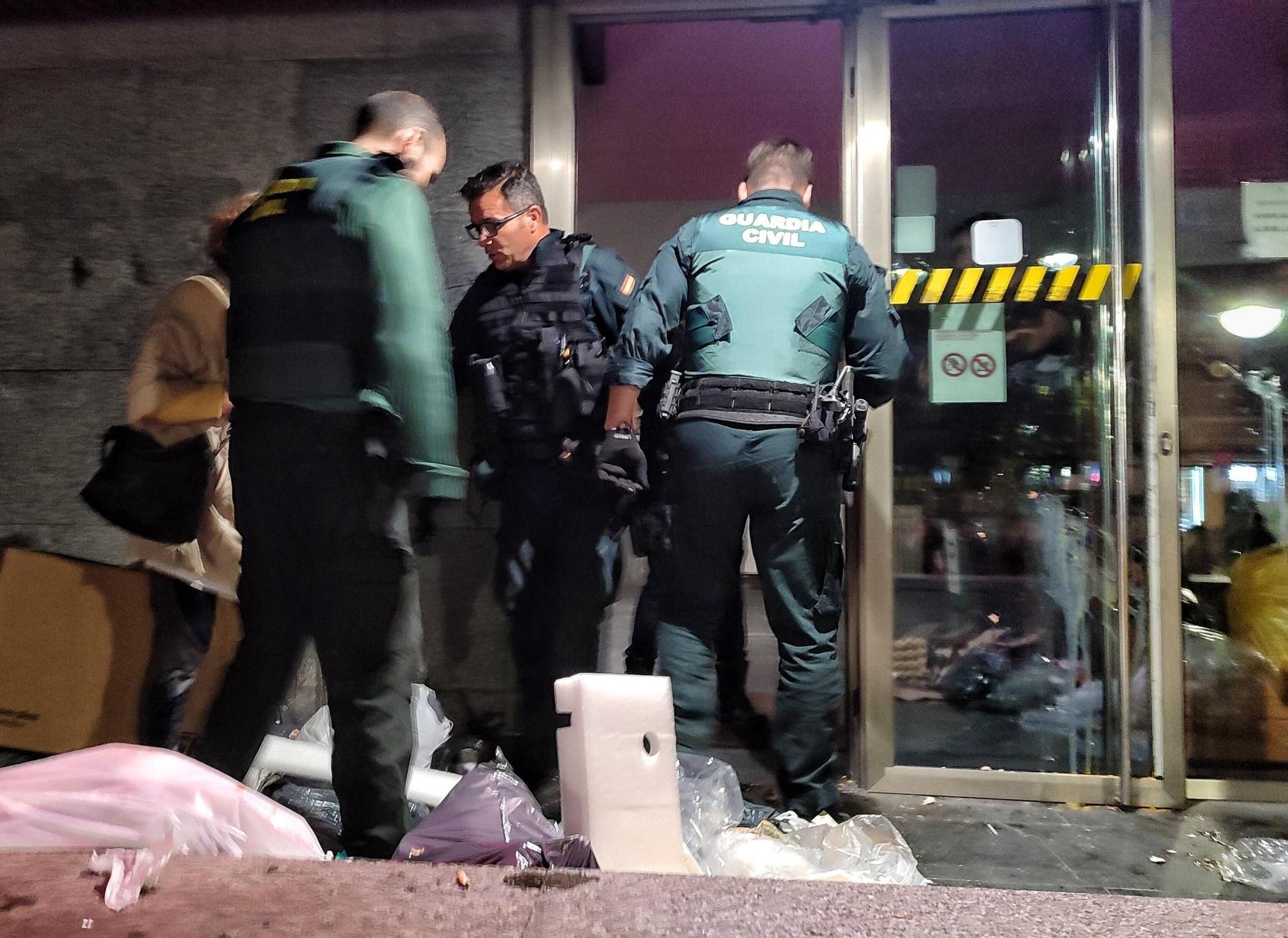 Multidudinaria protesta contra la subida de la basura en O Morrazo