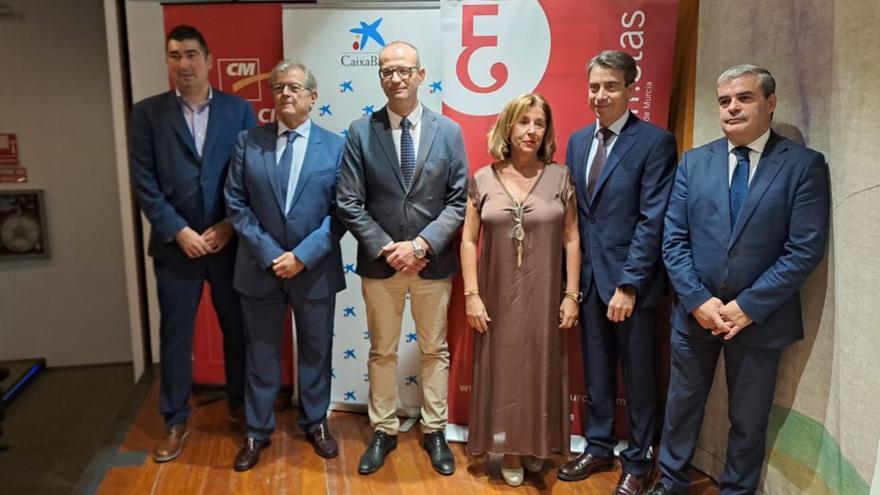 El consejero Marín asistió a la inauguración del ciclo.                                             | CARM