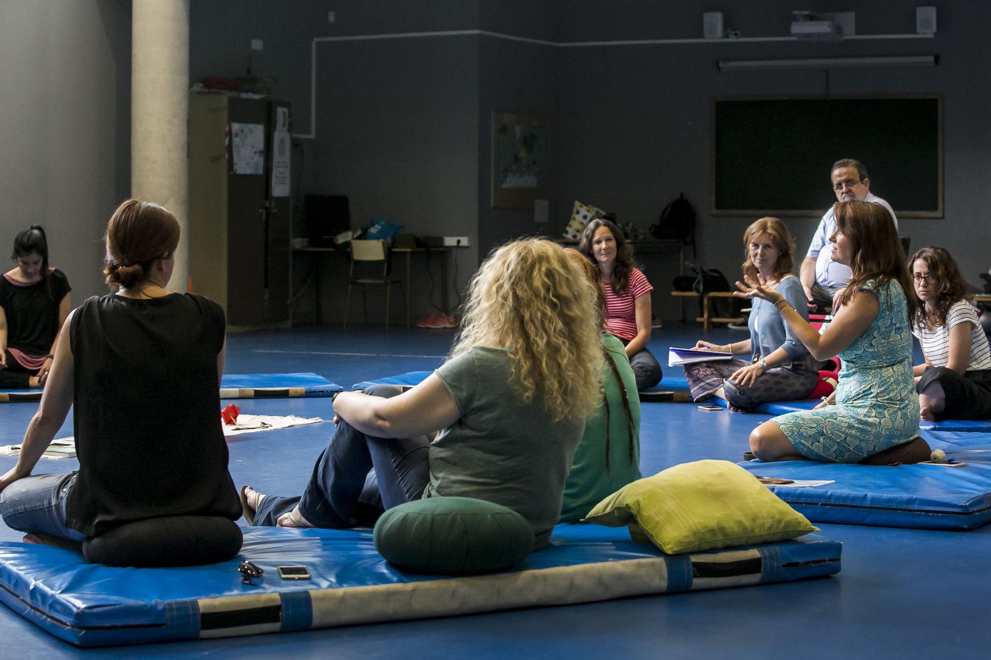 Una sesión de 'mindfulness' en una escuela de Barcelona