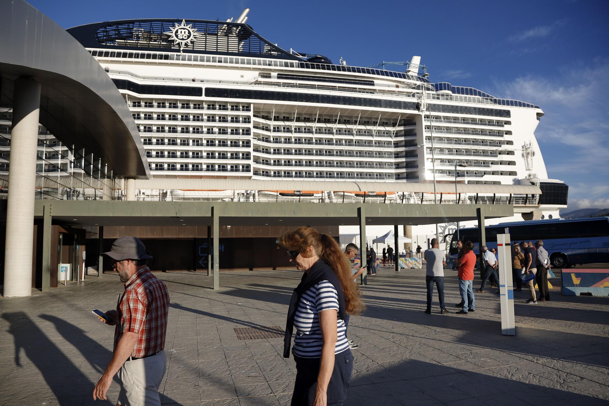 El Puerto de Málaga recibe por primera vez a MSC Meraviglia