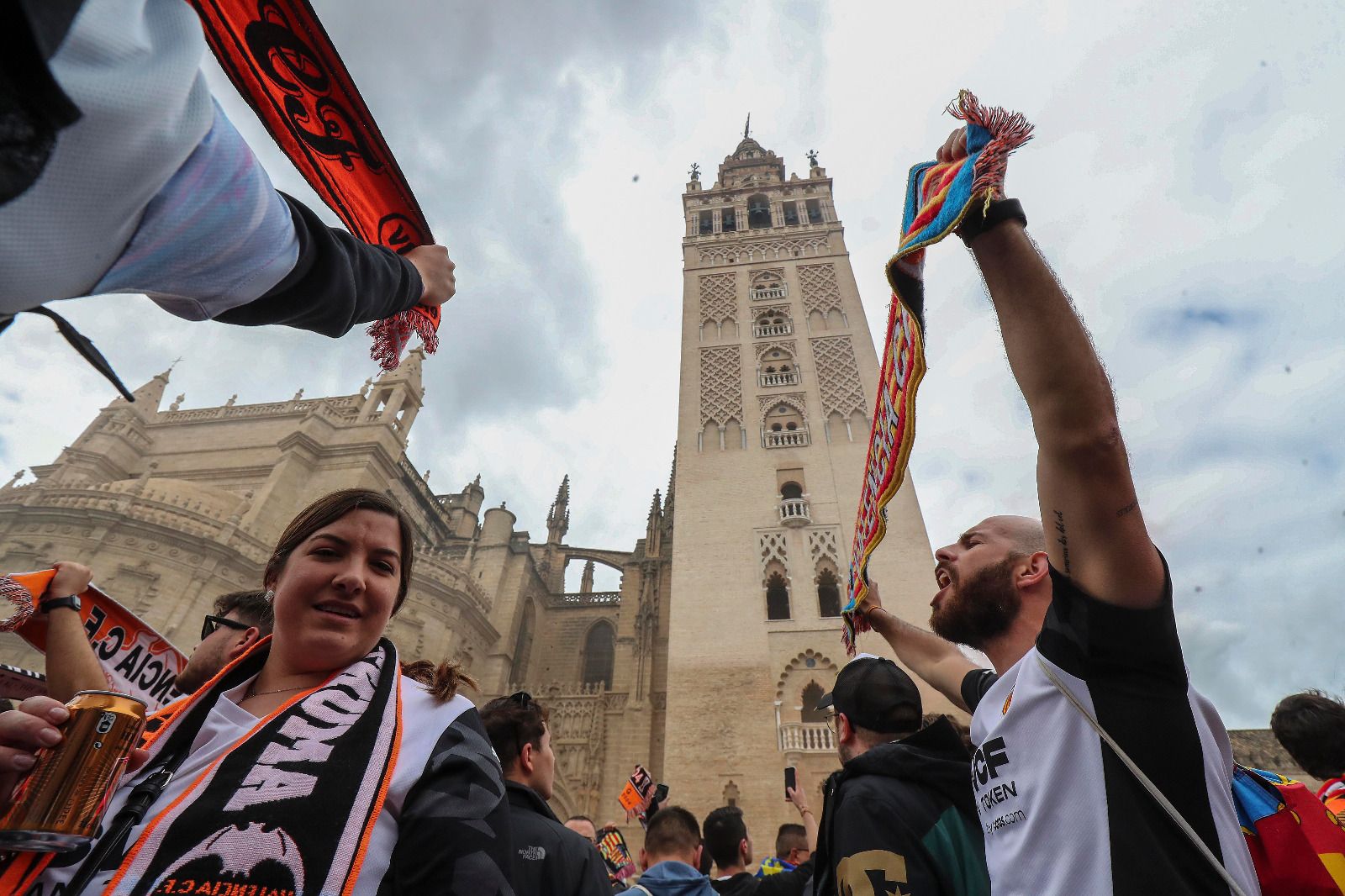 La afición valencianista toma Sevilla