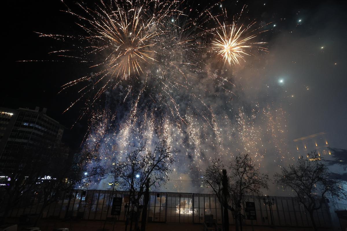 El castillo del sábado 7 de las Fallas 2026, en imágenes