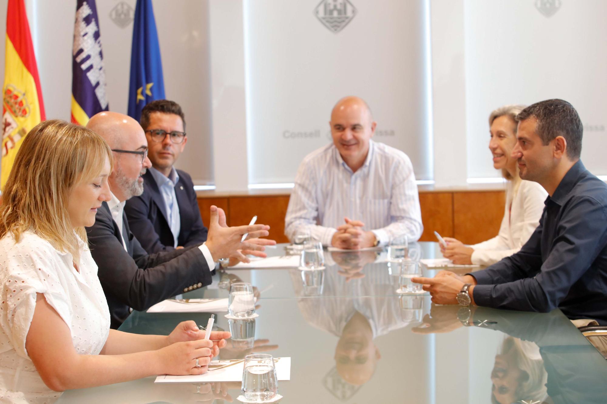 Todas las imágenes de la primera reunión del Consell de alcaldes de este mandato