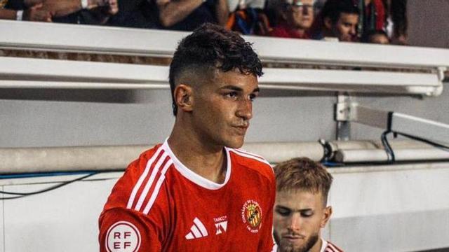 Formado en el Getafe y con experiencia en Primera División, firma tras disputar la última temporada en Tarragona.