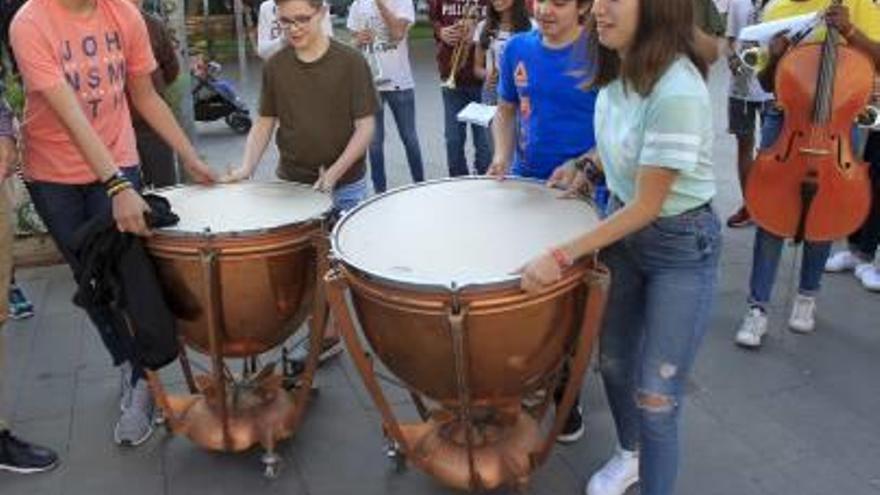 Un momento de la actuación de los músicos del conservatorio.