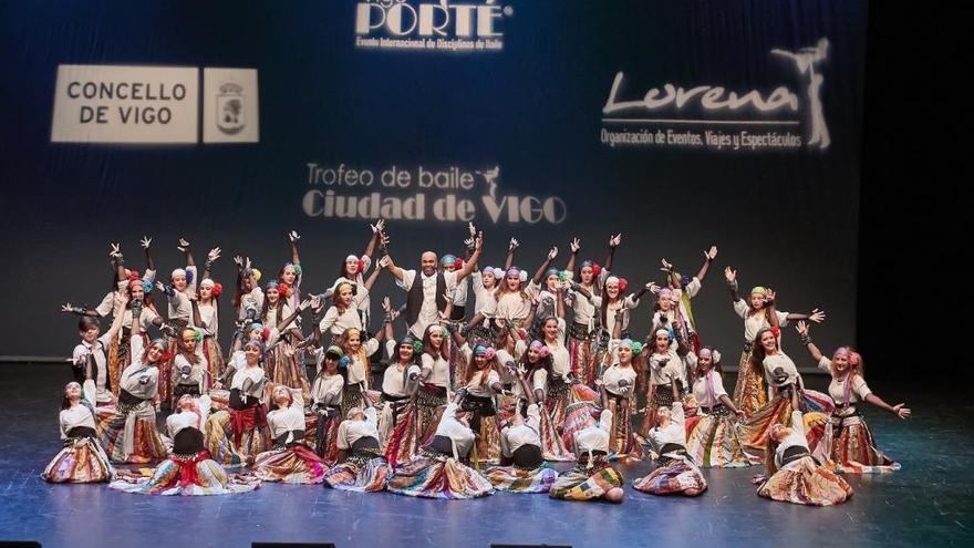 Escuela de Unidance de Vigo, que ganó un segundo premio con la coreografía Gypsy Time. // FdV