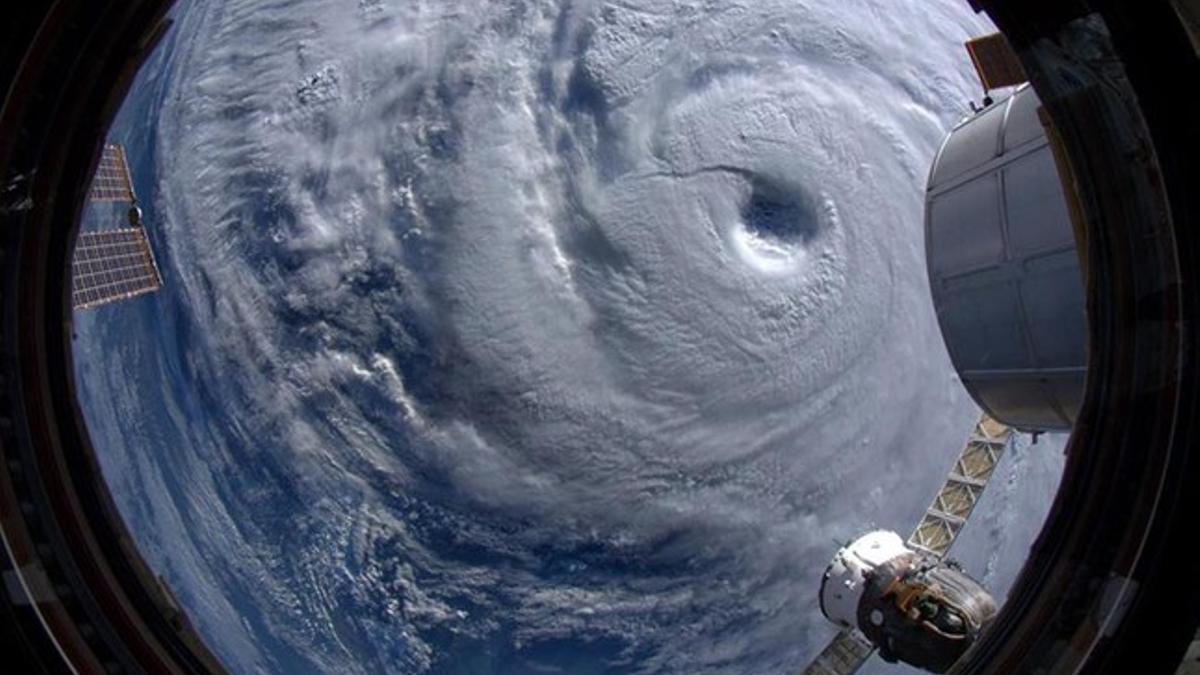 El tifón Neoguri, que se encuentra al sur de Japón, fotografiado por el astronauta Alexander Gerst desde la ISS