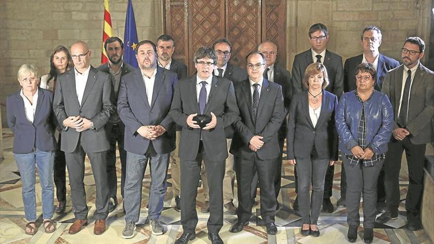 Puigdemont anuncia que llevará al Parlamento catalán la independencia