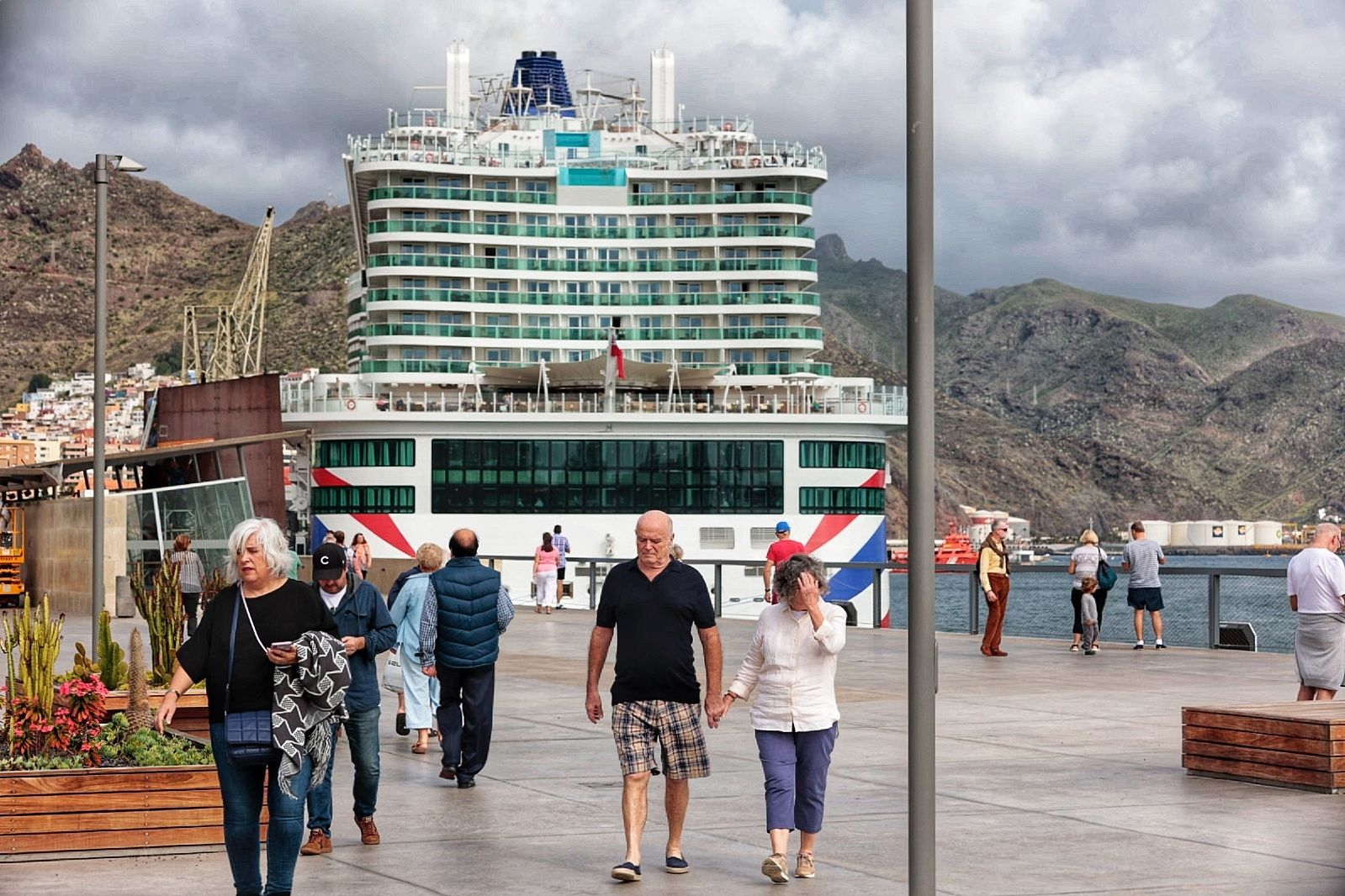 Llegada de más 8.000 cruceristas al Puerto de Santa Cruz