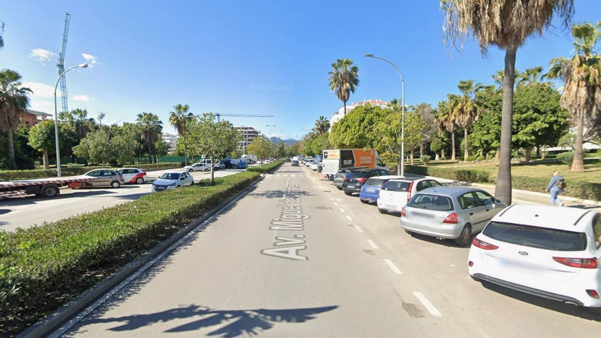 Zona de la avenida Miguel de Cervantes, en Marbella, donde se produjo el disparo.