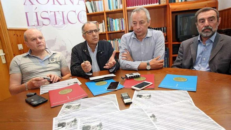 Bouzas, Reimóndez, Constenla y Fernández, ayer, en la presentación de las bases. // Bernabé/Cris M.V.