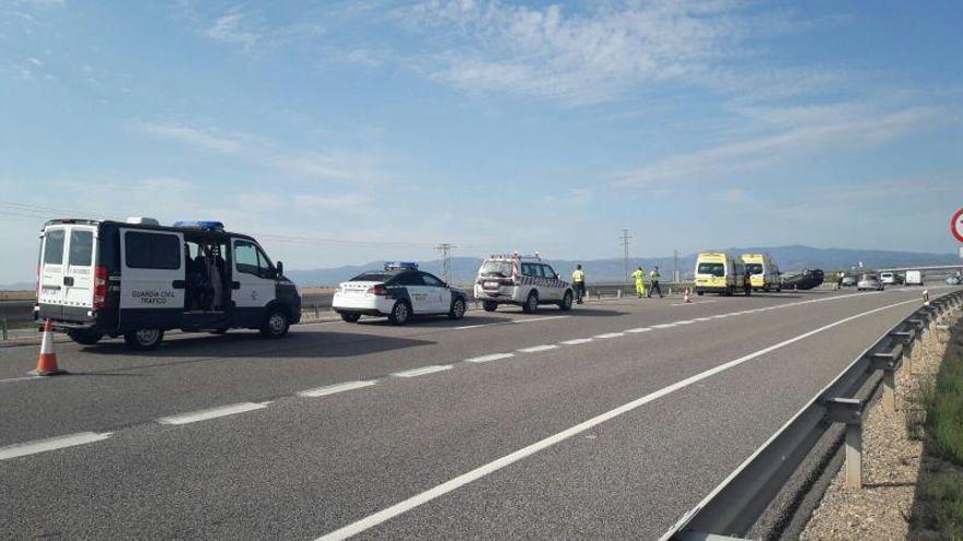 Herida grave una persona al ser atropellada mientras ayudaba en un accidente en Calatorao