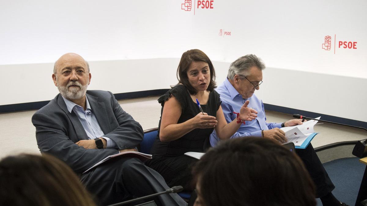Tezanos deja su cargo en el PSOE