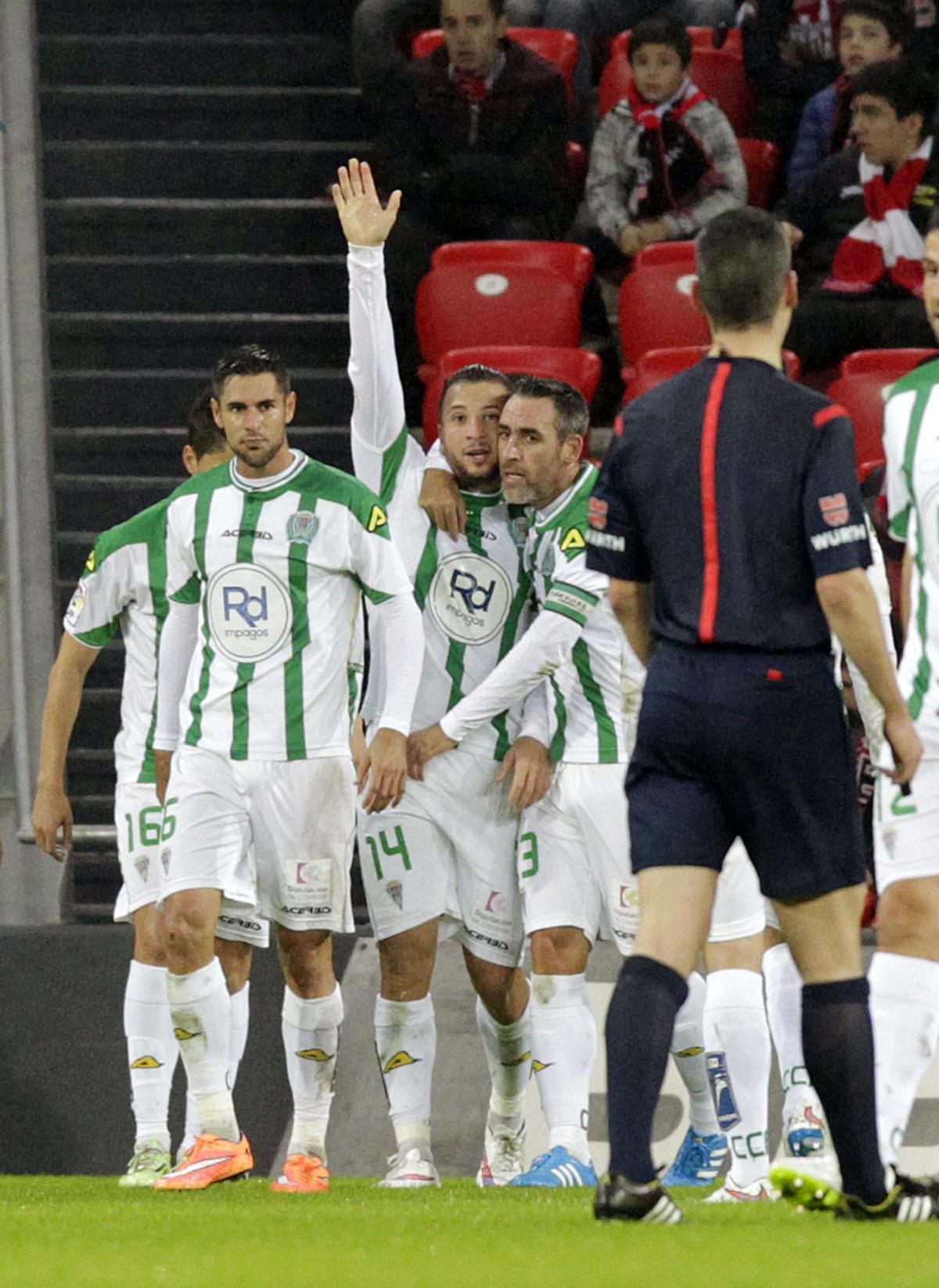 Ghilas junto a Abel y Luso celebrando el 0-1 al Athletic en San Mamés en la 14-15 con el Córdoba CF.