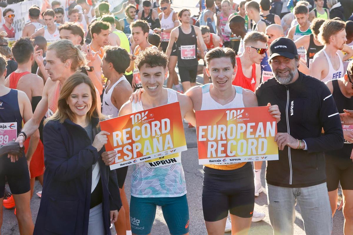 Meechal y Almgreen, junto a la alcaldesa de València