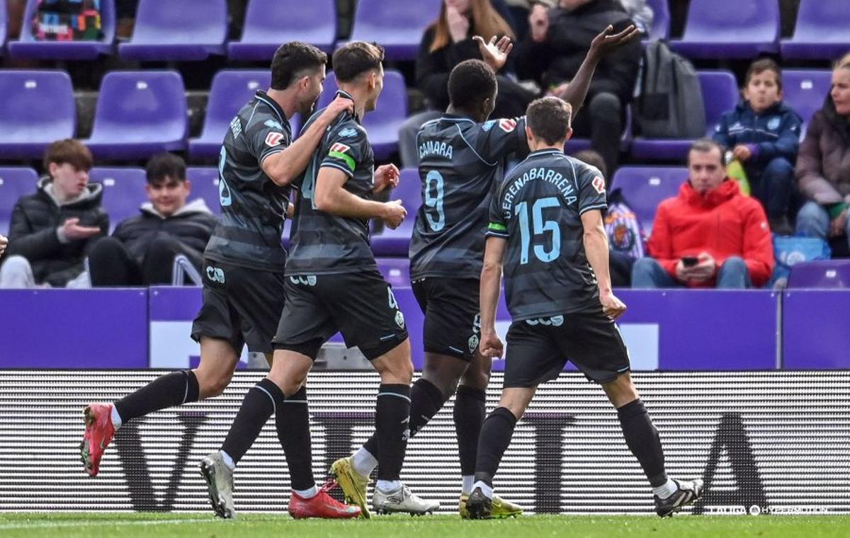 El Castellón celebra uno de sus goles al Real Valladolid, en Pucela.
