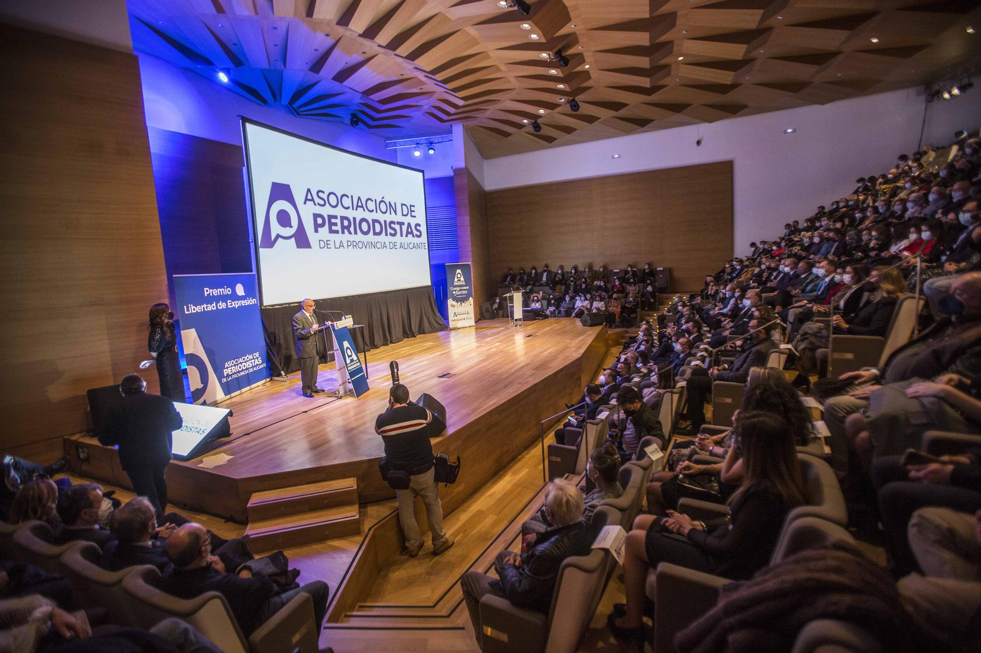 La noche 'Off the Record' de la Asociación de la Prensa de la Provincia de Alicante