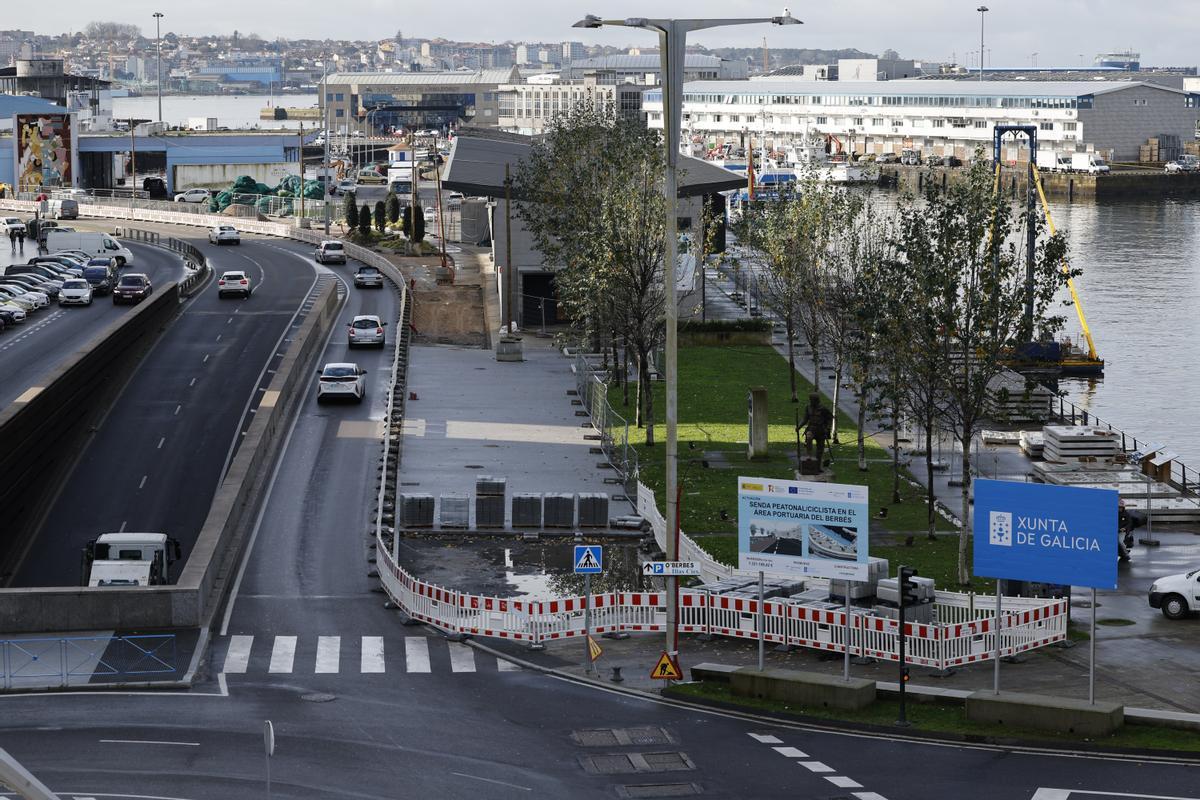 Estado de las obras del carril bici del Puerto a su paso por O Berbés