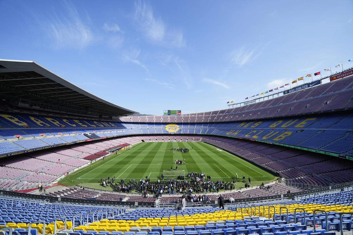 Aspecto del acto simbólico del inicio de las obras del futuro Spotify Camp Nou con la colocación de la primera piedra. EFE/Alejandro García