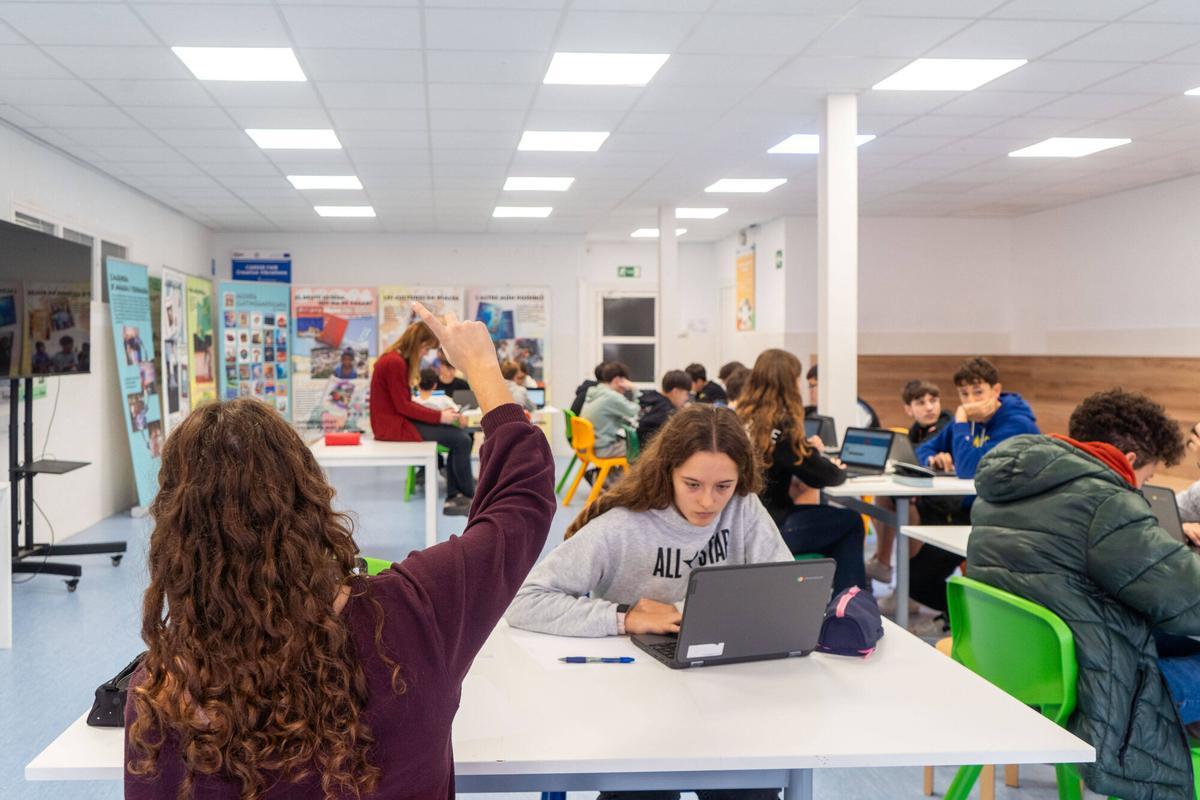 MANRESA . ESCOLA FEDAC . OLIMPIADA ENSENYAMENT COMPUTACIONAL