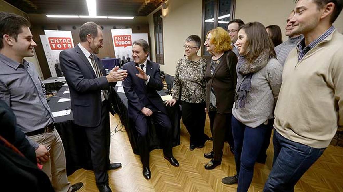 Els 10 lectors d’EL PERIÓDICO que van participar en la trobada amb Artur Mas valoren l’experiència de conversar amb el president de la Generalitat.