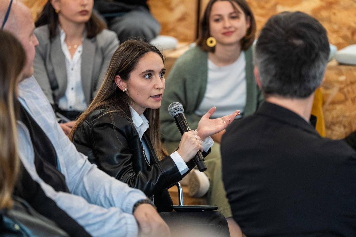 Mesa redonda sobre el futuro del periodismo