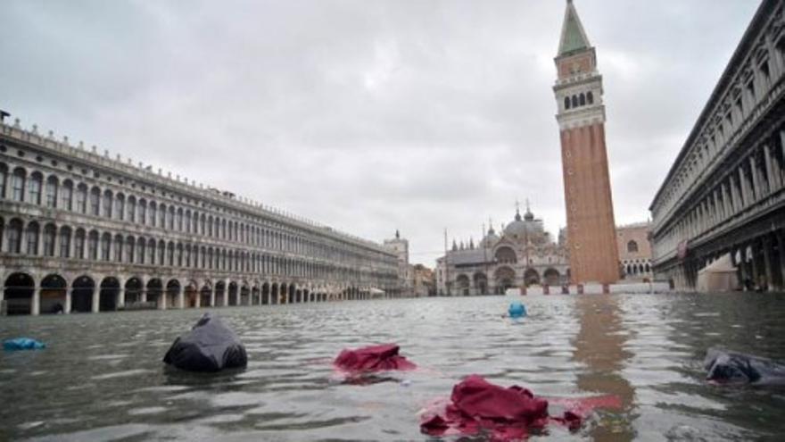 El &quot;agua alta&quot; inunda el 70% de Venecia