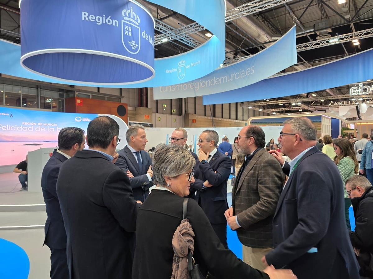 Parte de la delegación de Lorca tras la presentación.