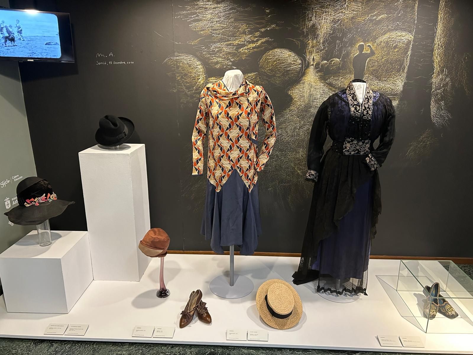 Inauguración de la exposición "Libertad encorsetada" en el Museo Evaristo Valle