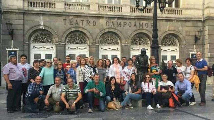 Puebla de Sanabria: La Escuela Tradicional de BaIle, de visita en Asturias