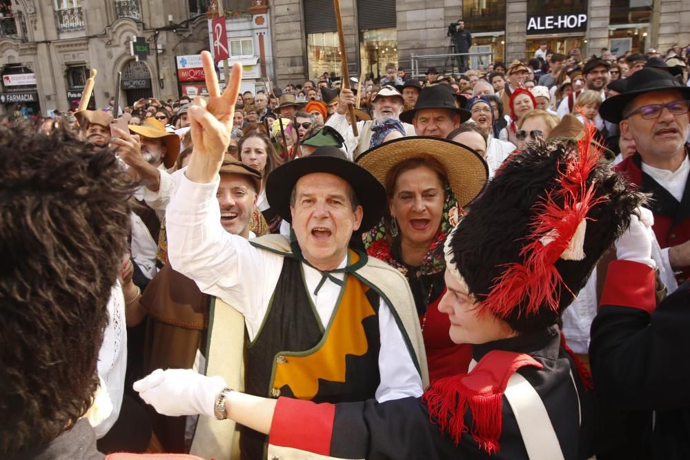 La representación de la expulsión de las tropas invasoras francesas congrega en el casco histórico a miles de personas para disfrutar del broche de oro a un fin de semana de fiesta.