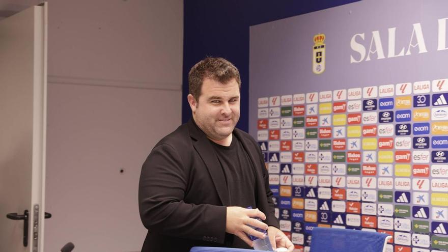 David Fernández pone una nota "súper alta" a la plantilla del Real Oviedo y evita hablar de la salida de Ilic: "Le deseamos lo mejor"