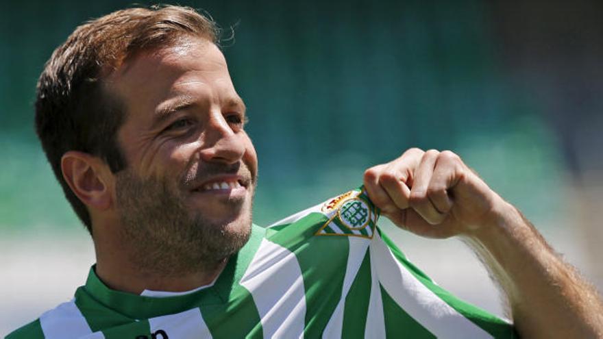 Van der Vaart no descarta abandonar el Betis